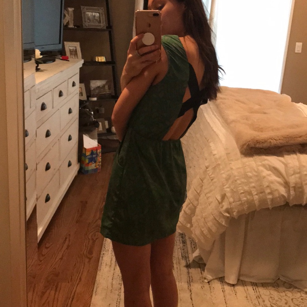 Leaf print tropical dress with cross cross back